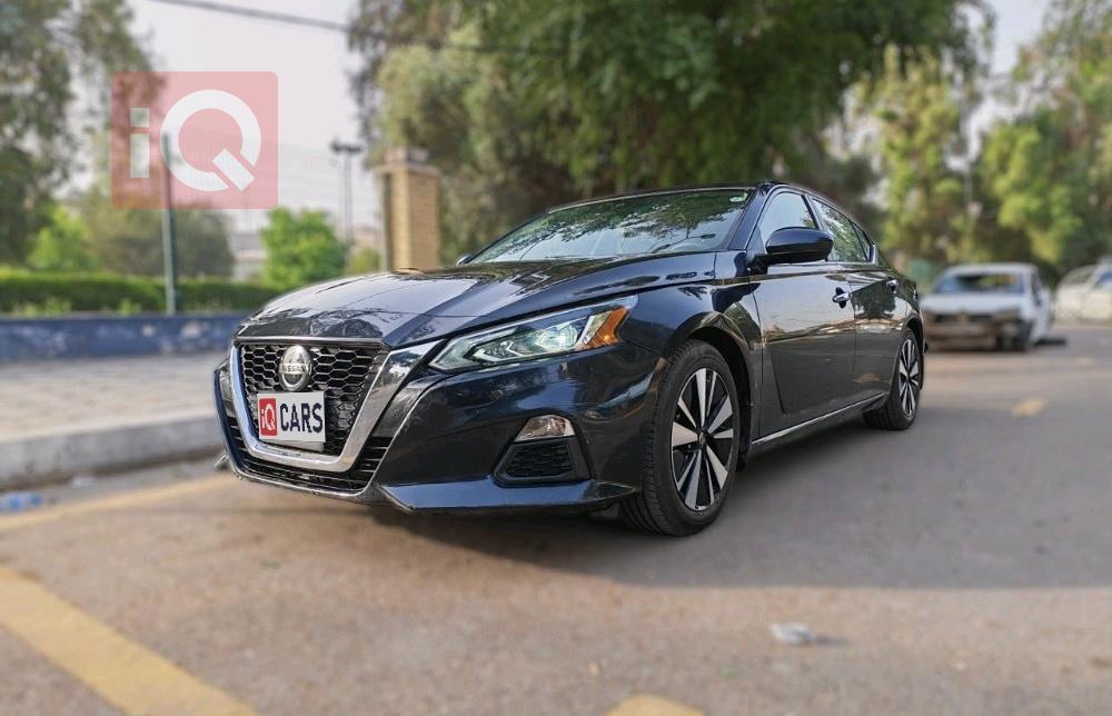 نيسان ألتيما